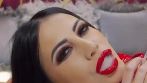 Sex scene along with kinky female