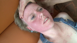 Brunette deutsch Lea Lexus handjob