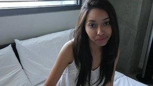 Sis Loves Me: Teen Jasmine Summers sucking dick