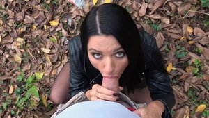 PublicAgent: Ania Kinski in tandem with Martin Gun in public
