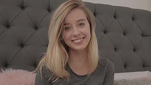 Sis Loves Me - Sex scene accompanied by stepsister Haley Reed