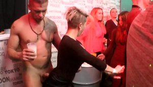 Party Hardcore: Nailing together with big booty