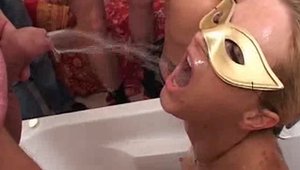 Kinky amateur homemade pissing in bath