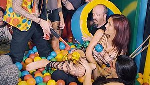 Crowd Bondage - Amina Danger impressed by balls Emilio Ardana
